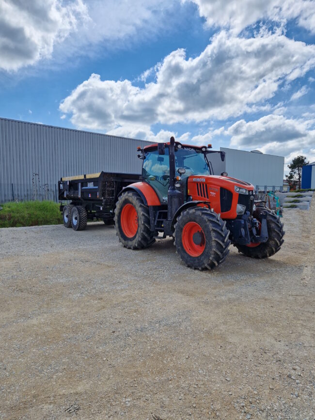 Tracteur, Kubota, benne, alliance location, louhans,évacuation de terre